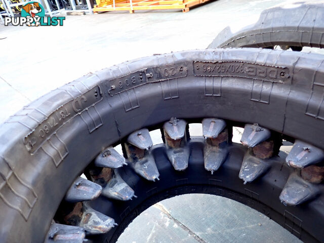 2 John Deere Track Loader / Excavator Rubber Tracks 320x86x52 suit Bobcat, JD, Komatsu, Kubota etc