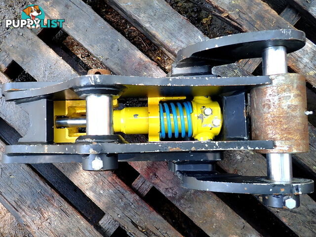 New Case 590ST Backhoe (44.45/50mm pin) Doherty Hydraulic Quick Hitch Coupling