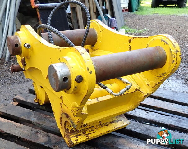 As New 22-40 ton (90mm pin) Hydraulic Excavator Quick Hitch Coupling