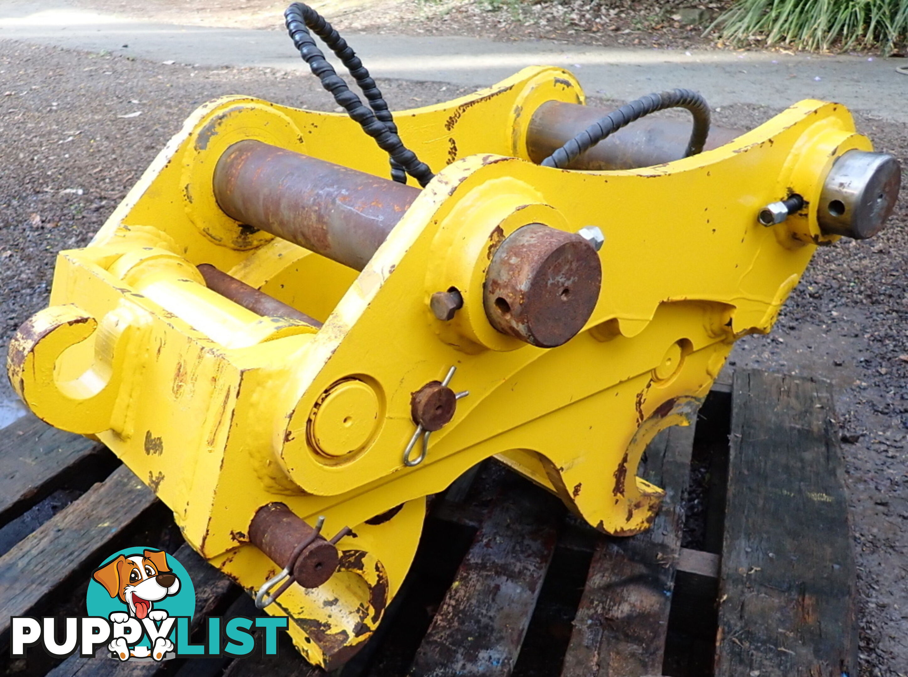 As New 22-40 ton (90mm pin) Hydraulic Excavator Quick Hitch Coupling