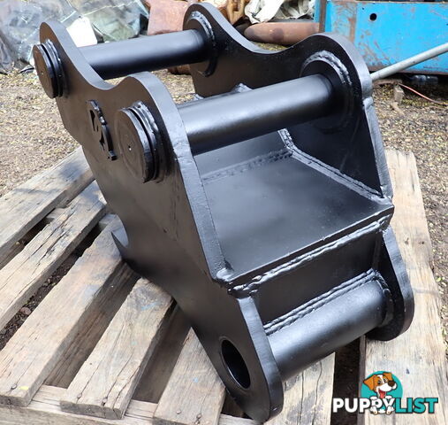 Use 80mm Pin Buckets on 70mm Excavator, Adaptor Manual Quick Hitch