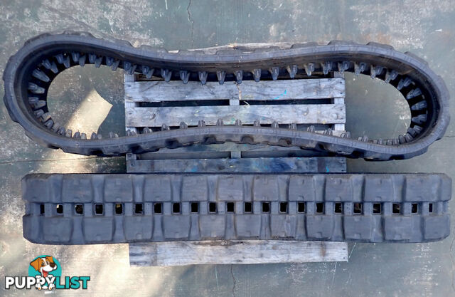 2 John Deere Track Loader / Excavator Rubber Tracks 320x86x52 suit Bobcat, JD, Komatsu, Kubota etc