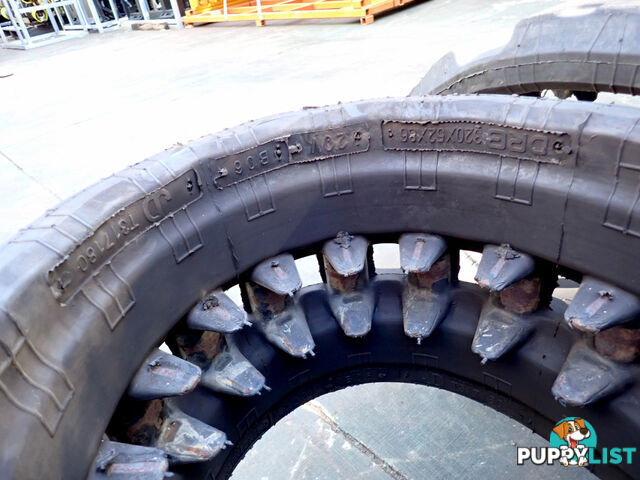 2 John Deere Track Loader / Excavator Rubber Tracks 320x86x52 suit Bobcat, JD, Komatsu, Kubota etc