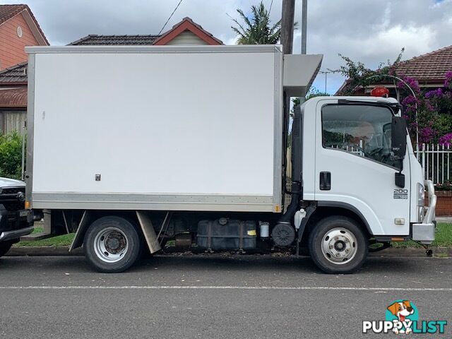 2010 Isuzu NNR 200 Refrigerated Truck