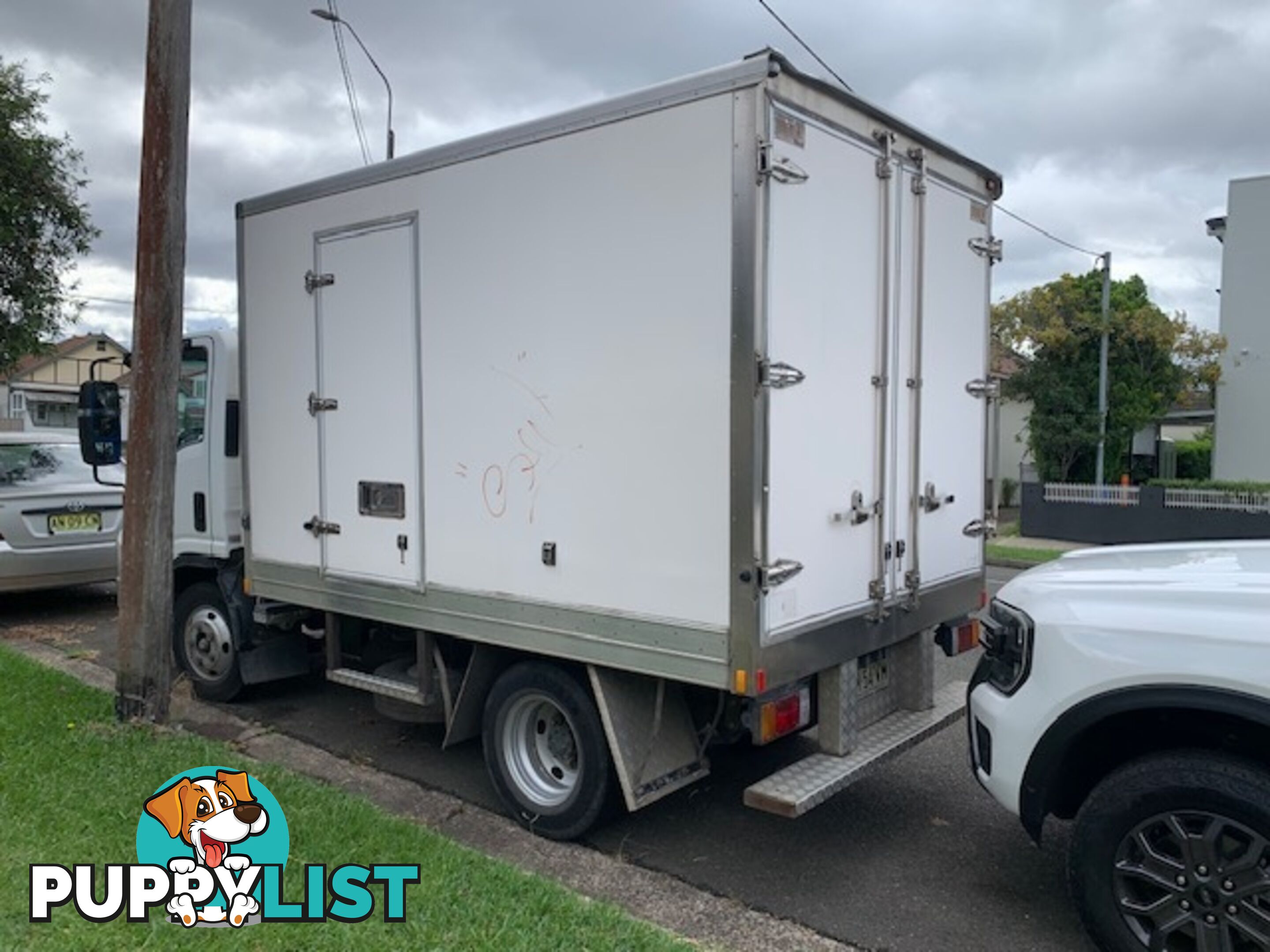 2010 Isuzu NNR 200 Refrigerated Truck