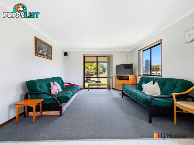 2 Eugenia Place MALONEYS BEACH NSW 2536