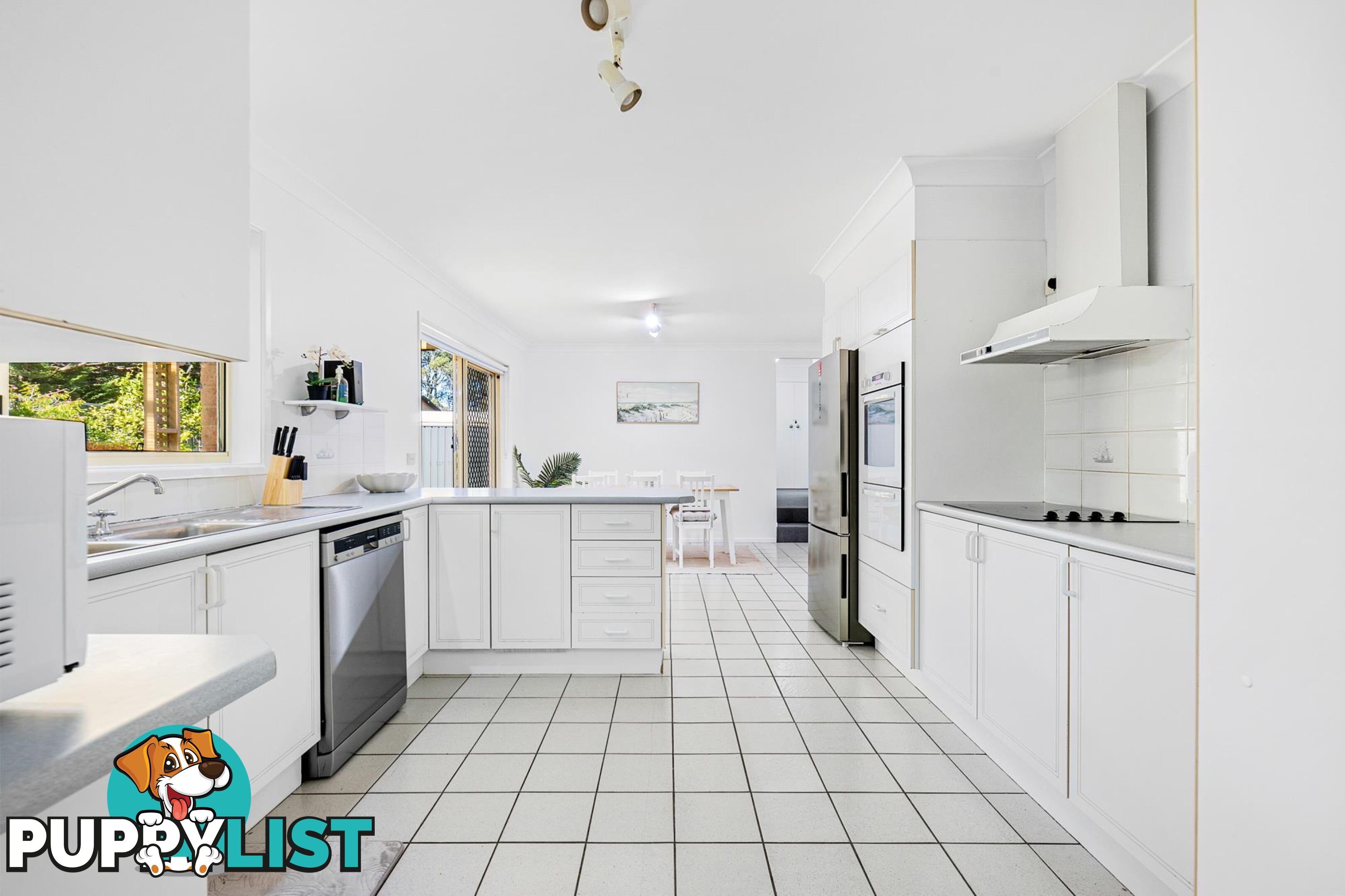 15 Kennedy Crescent DENHAMS BEACH NSW 2536