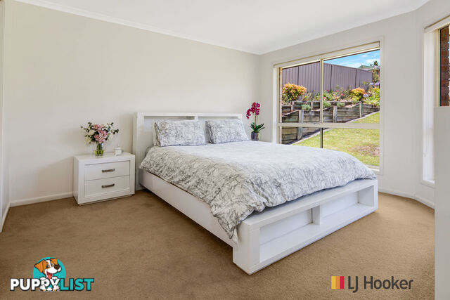 33 Wills Crescent DENHAMS BEACH NSW 2536