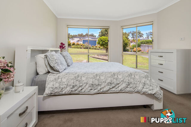 33 Wills Crescent DENHAMS BEACH NSW 2536