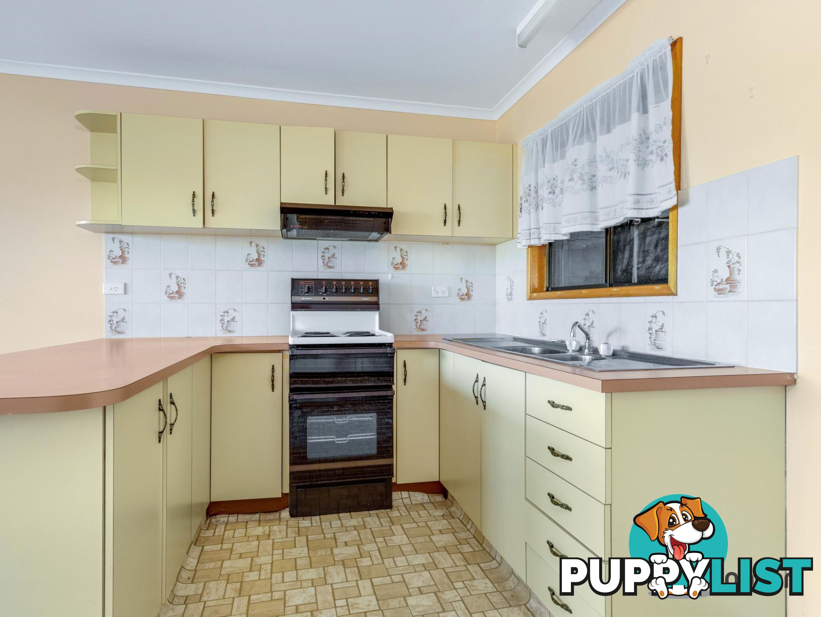 8 Belbowrie Parade MALONEYS BEACH NSW 2536