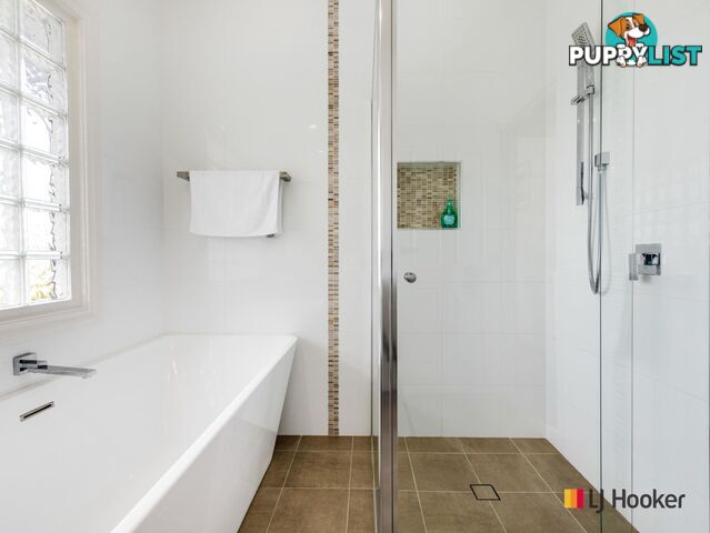 1 Bluemoor Road NORTH BATEMANS BAY NSW 2536