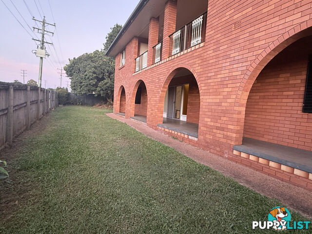 2/2 Armstrong Street ATHERTON QLD 4883