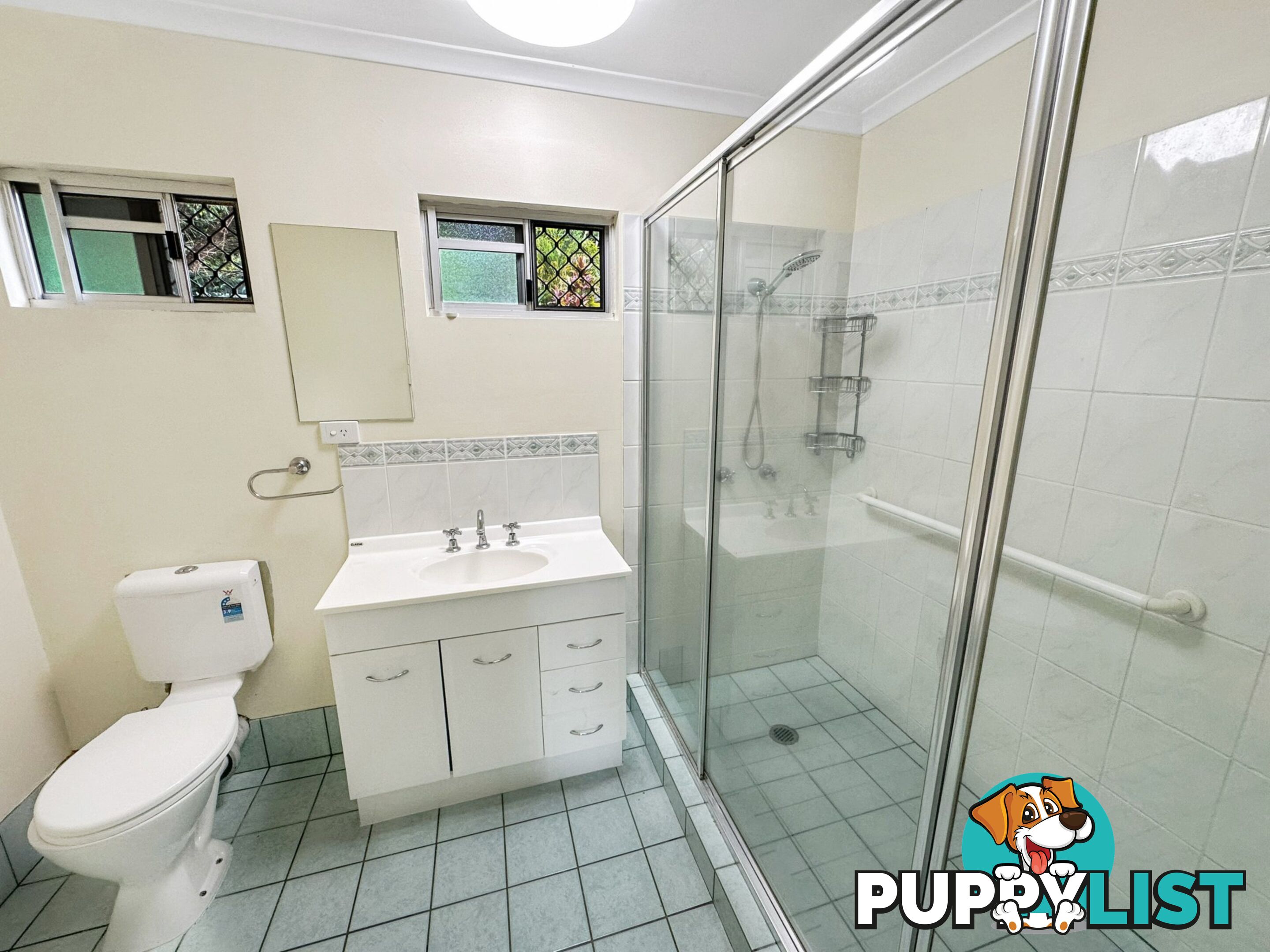 8 Kowinka Street WHITE ROCK QLD 4868