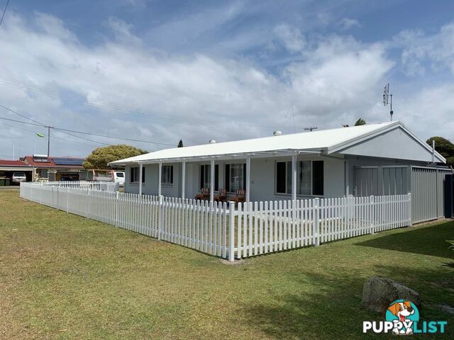 4 Heath St BROOMS HEAD NSW 2463