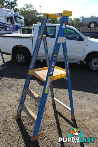 Bailey P150-3 FG Fibre Glass Platform Step Ladder