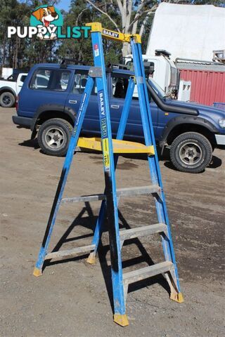 Bailey P150-4 FG Fibre Glass Platform Step Ladder