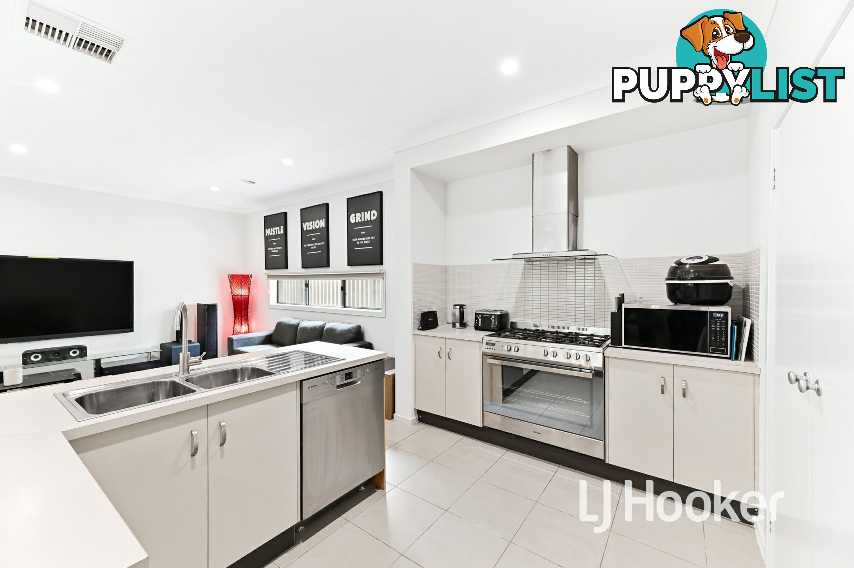 21 Egret Way PAKENHAM VIC 3810