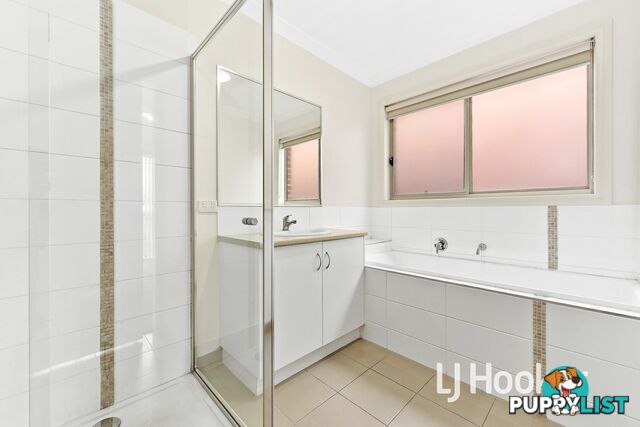 3/12 McClenaghan Place PAKENHAM VIC 3810