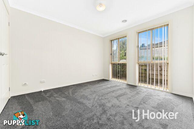 3/12 McClenaghan Place PAKENHAM VIC 3810