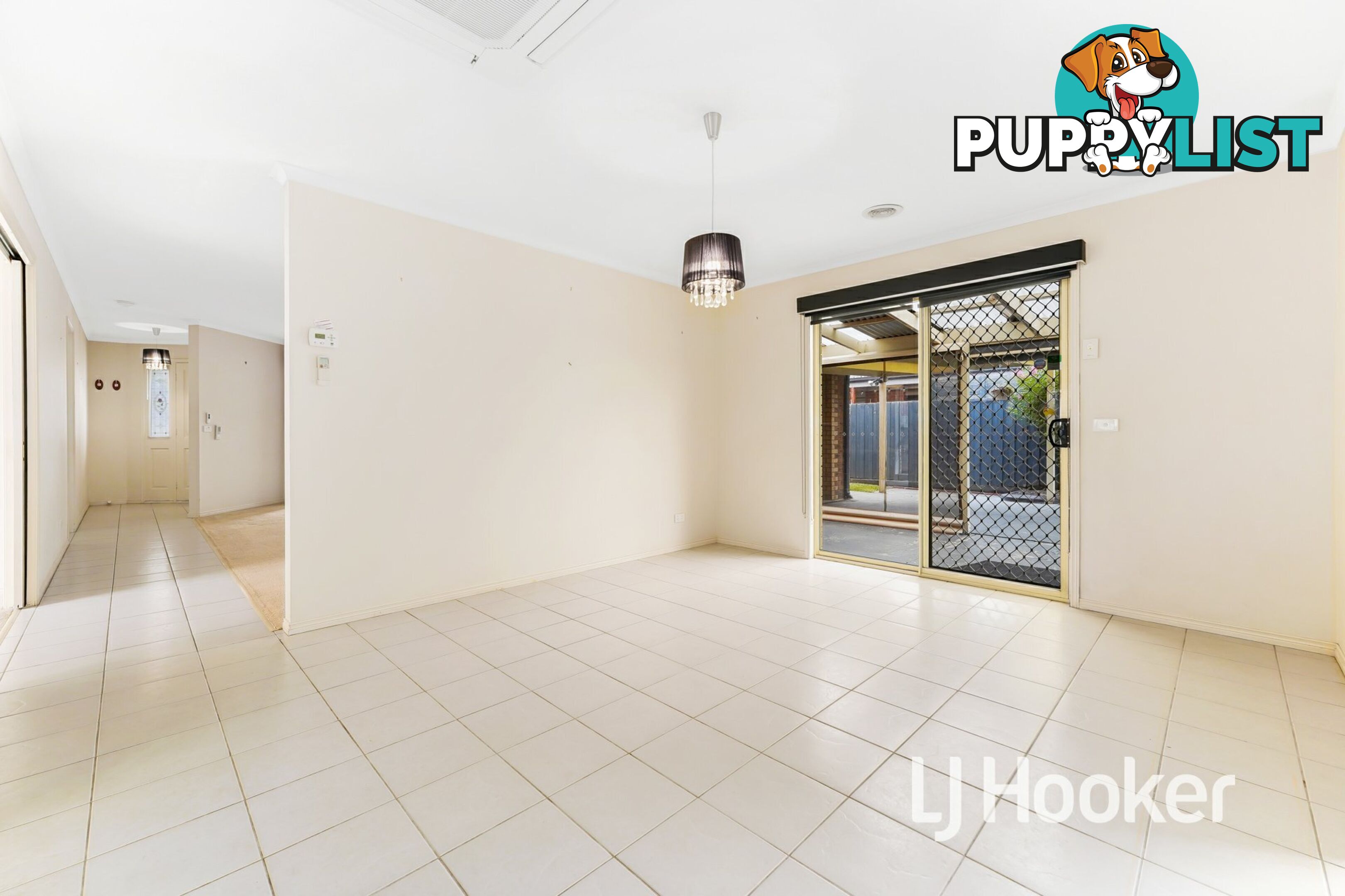 16 Sir Thomas Drive PAKENHAM VIC 3810