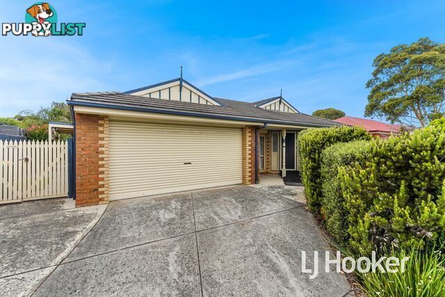 16 Sir Thomas Drive PAKENHAM VIC 3810