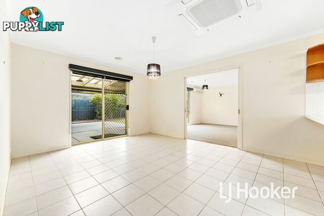 16 Sir Thomas Drive PAKENHAM VIC 3810