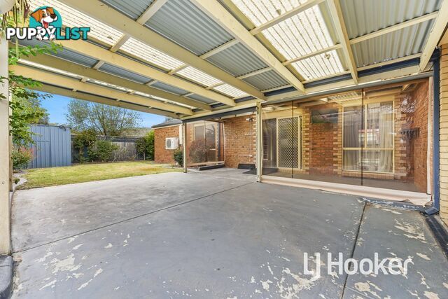 16 Sir Thomas Drive PAKENHAM VIC 3810