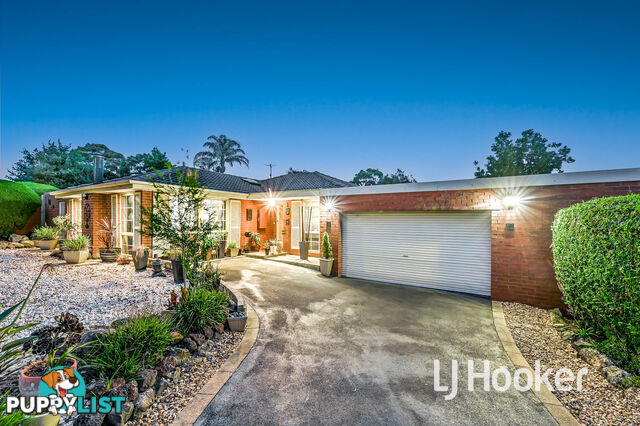 6 Robin Court PAKENHAM VIC 3810