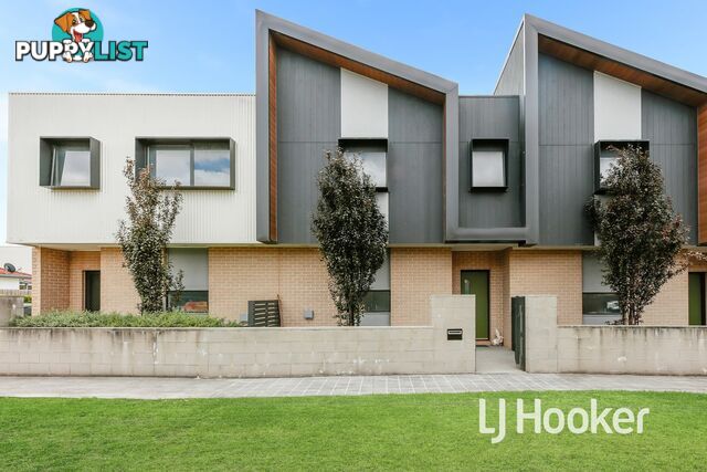 3 Valrena Way PAKENHAM VIC 3810