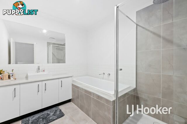 3 Valrena Way PAKENHAM VIC 3810