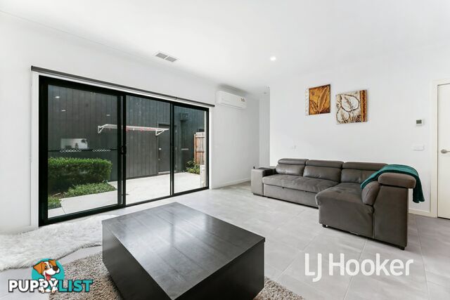 3 Valrena Way PAKENHAM VIC 3810