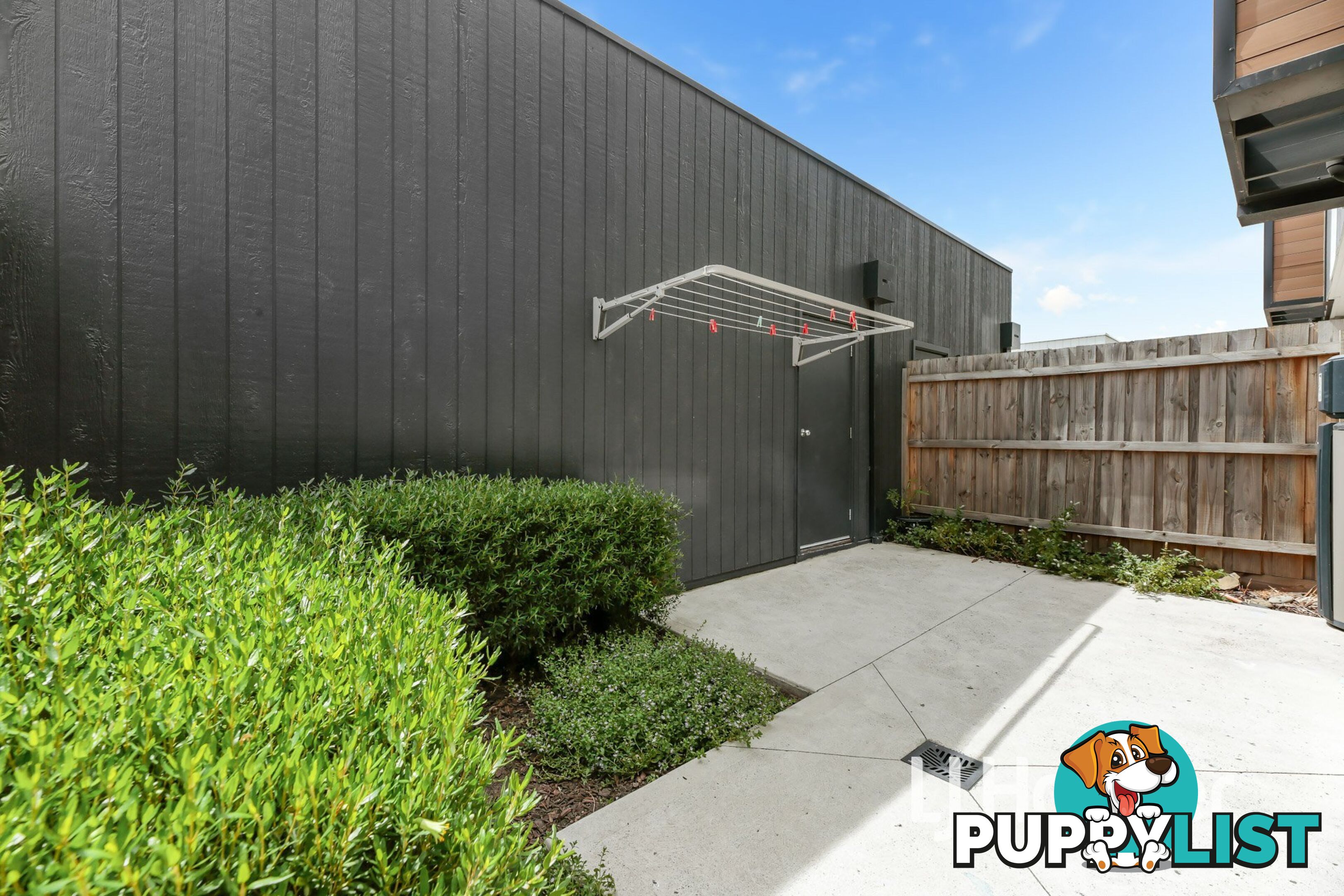 3 Valrena Way PAKENHAM VIC 3810