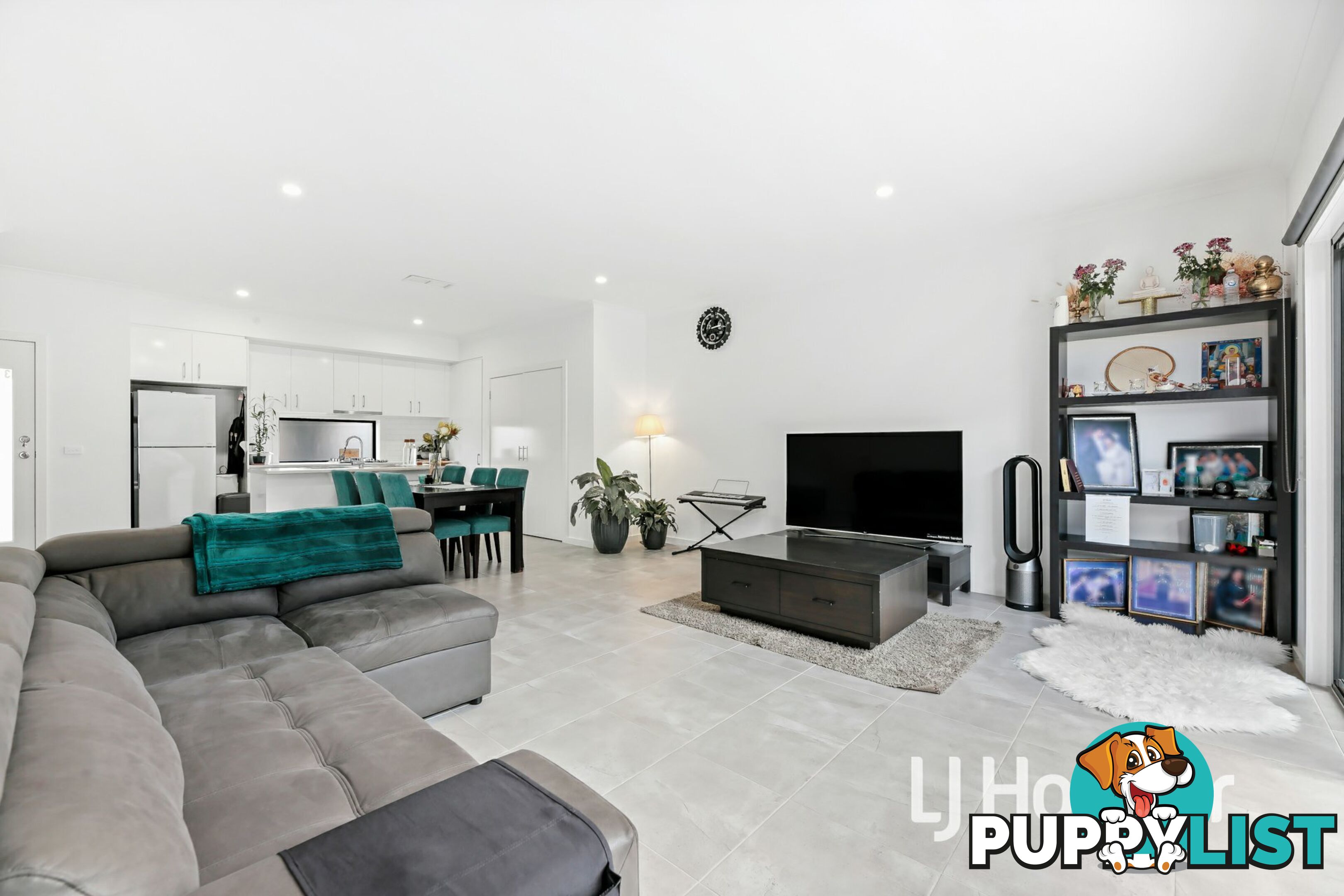 3 Valrena Way PAKENHAM VIC 3810