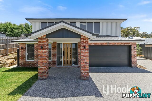 2/9 Riverside Avenue BUNYIP VIC 3815