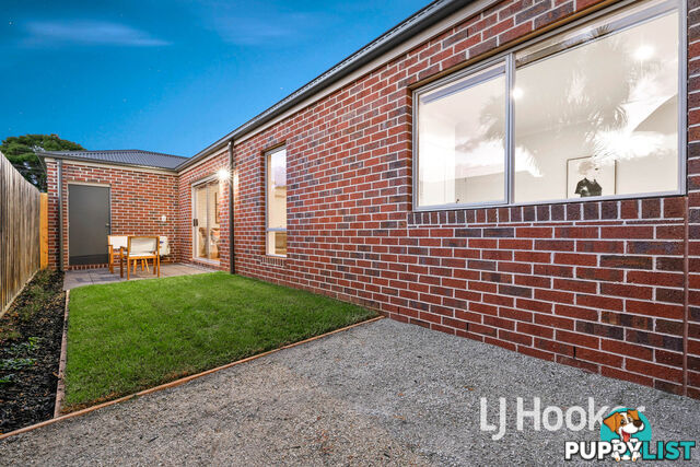 2/152 Duncan Drive PAKENHAM VIC 3810