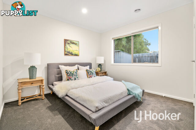 2/152 Duncan Drive PAKENHAM VIC 3810