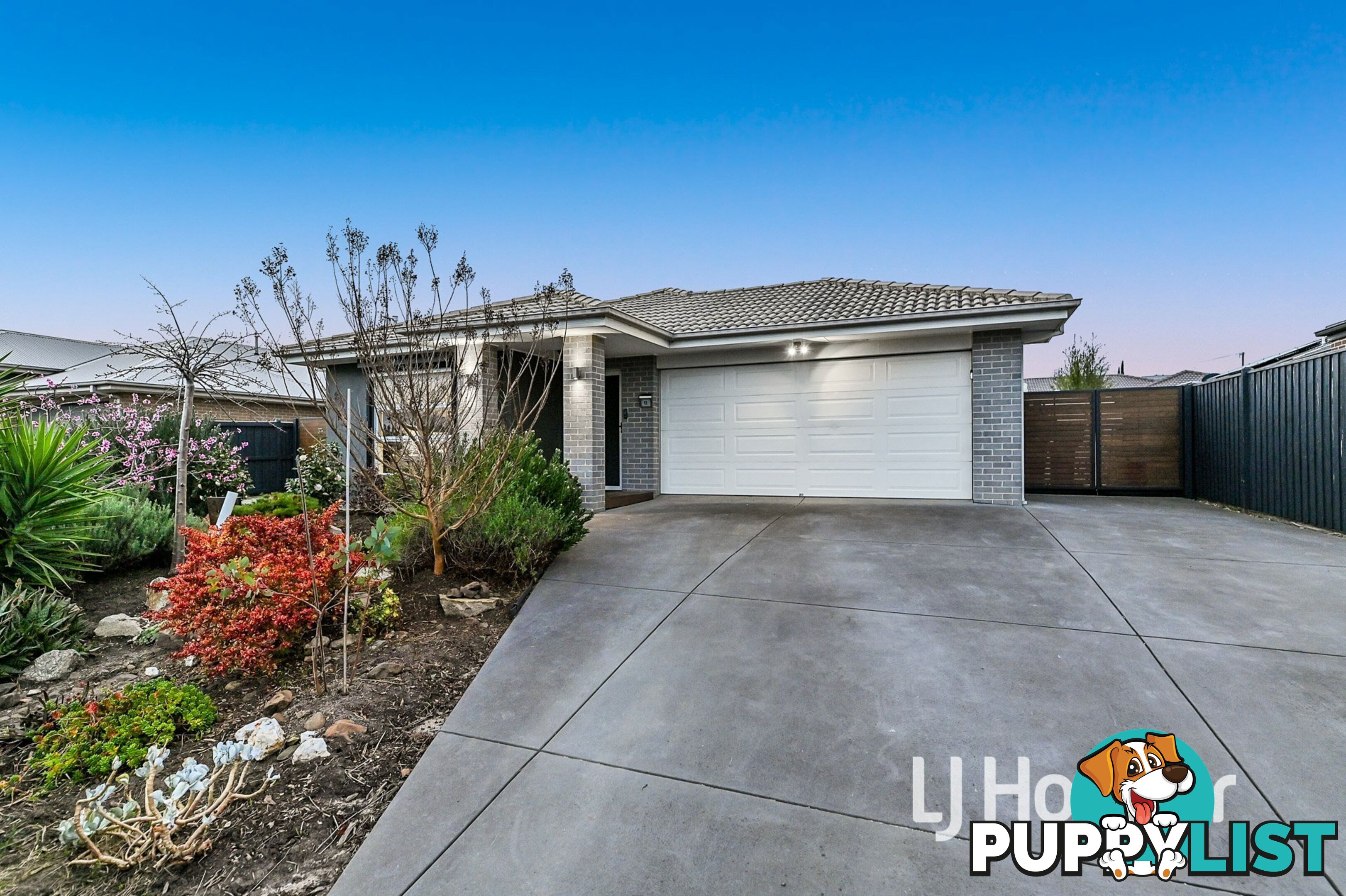 12 Violet Street BUNYIP VIC 3815