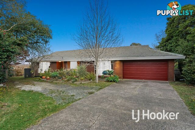 6 Waroona Court PAKENHAM VIC 3810
