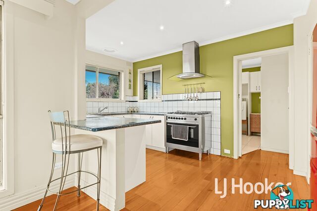 6 Waroona Court PAKENHAM VIC 3810