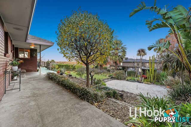 6 Waroona Court PAKENHAM VIC 3810