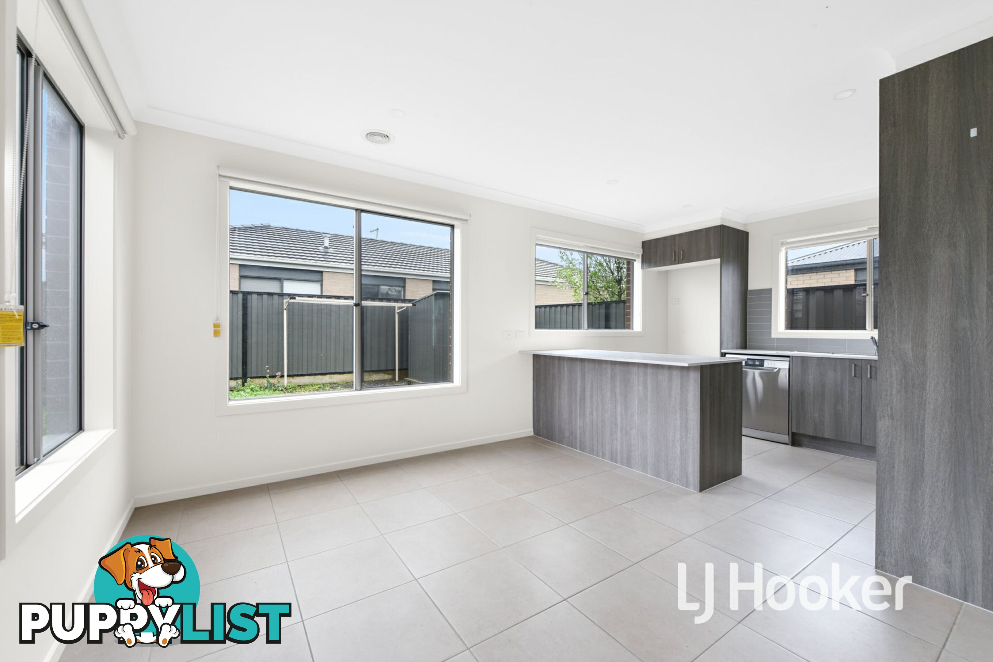 16 Hillsborough Crescent BERWICK VIC 3806