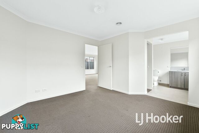 16 Hillsborough Crescent BERWICK VIC 3806