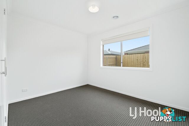 16 Newcastle Drive OFFICER VIC 3809