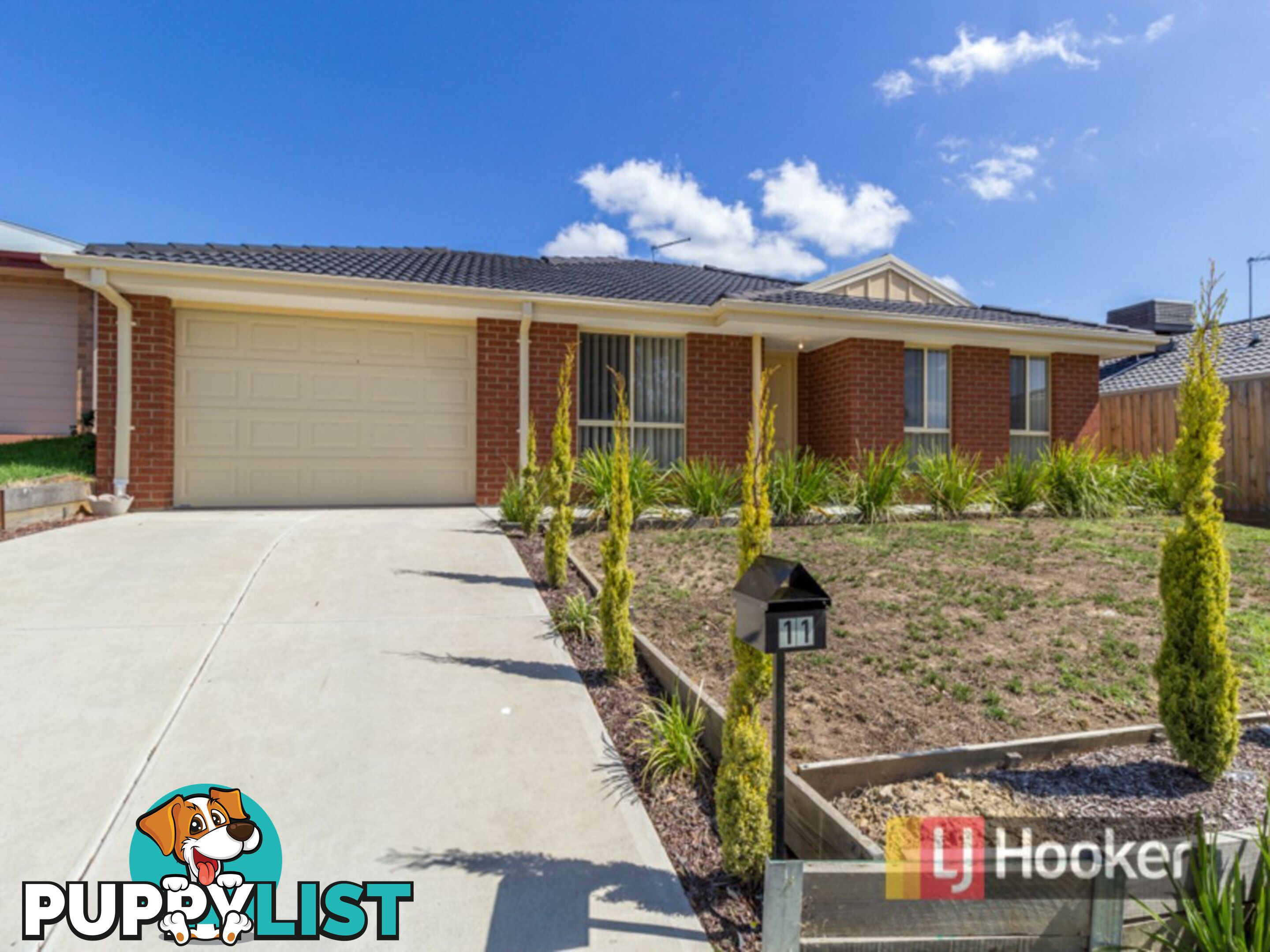 11 Doonie Way PAKENHAM VIC 3810