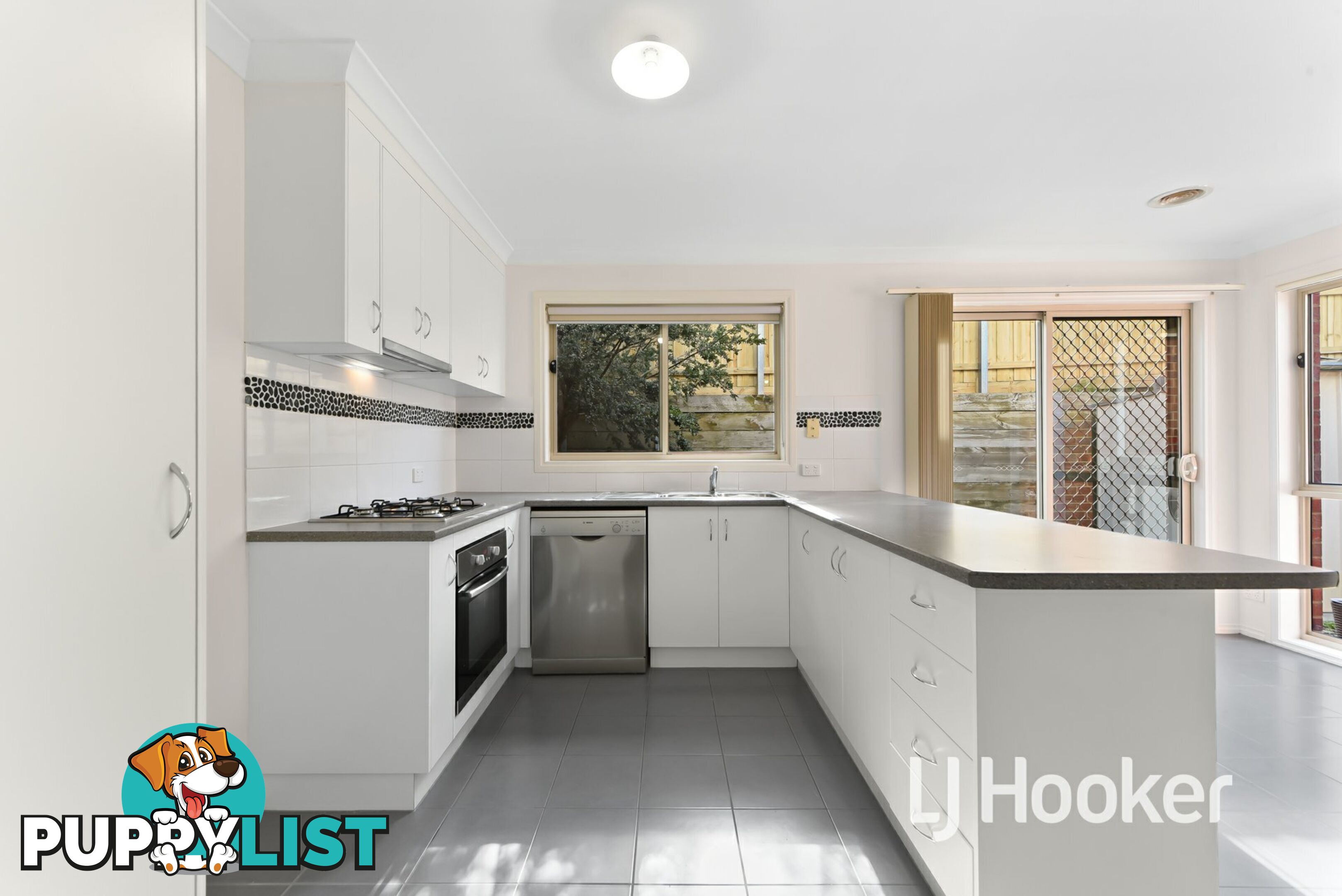 6/12 McClenaghan Place PAKENHAM VIC 3810