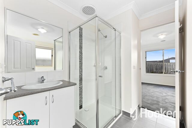 6/12 McClenaghan Place PAKENHAM VIC 3810