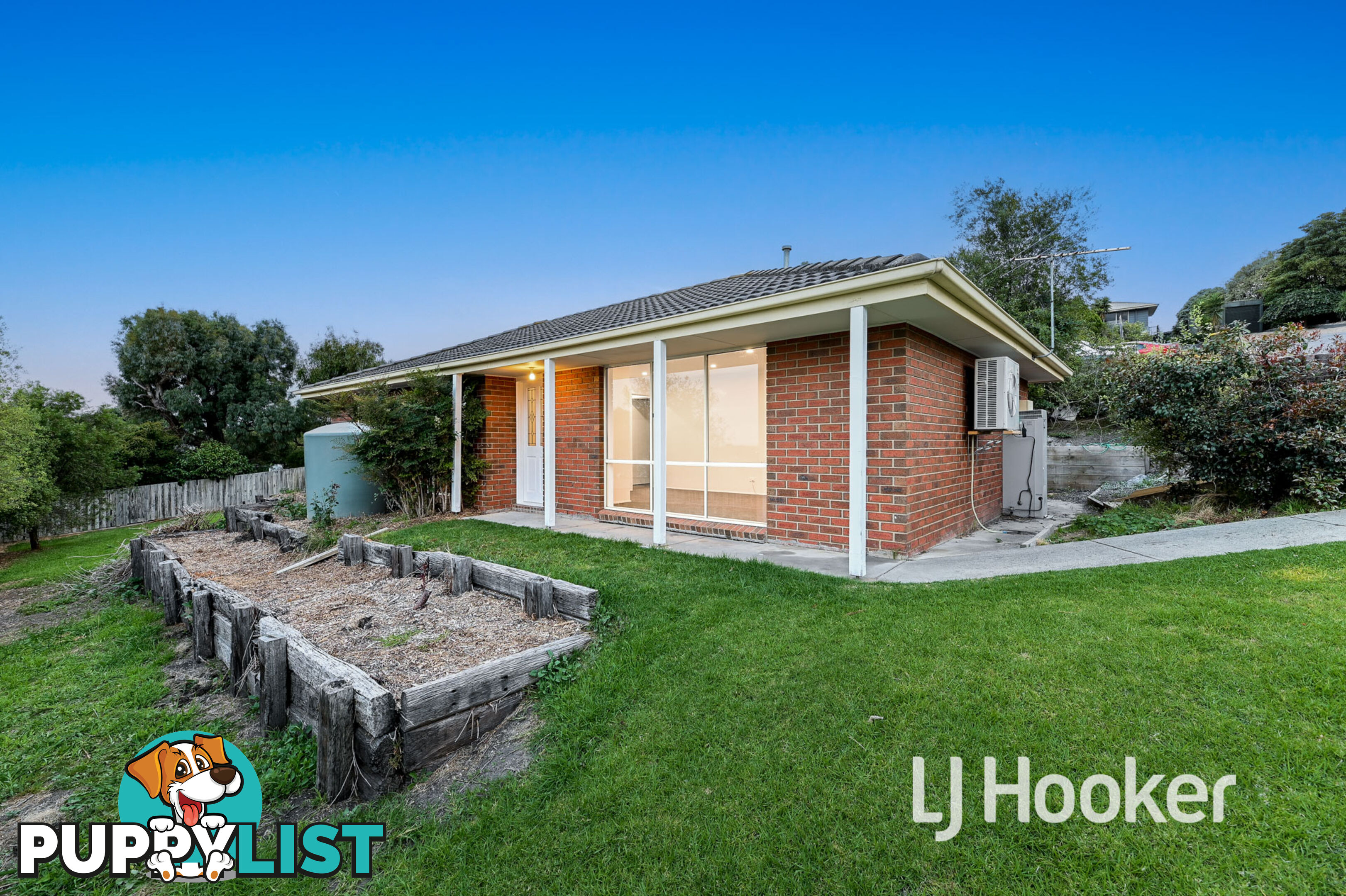 1 Earle Close PAKENHAM VIC 3810