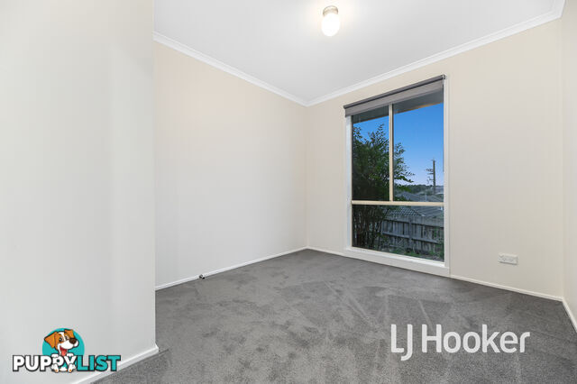 1 Earle Close PAKENHAM VIC 3810