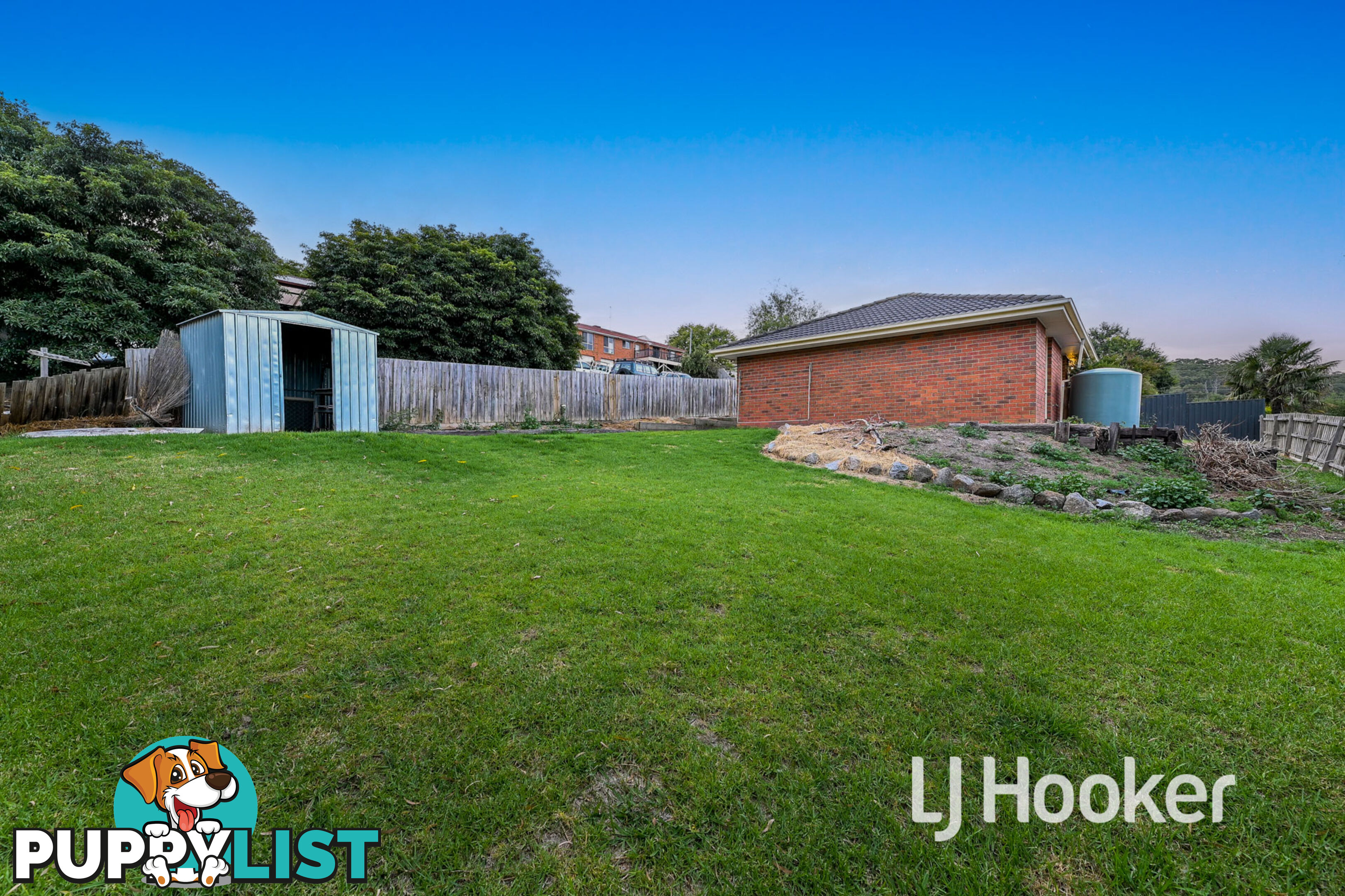 1 Earle Close PAKENHAM VIC 3810