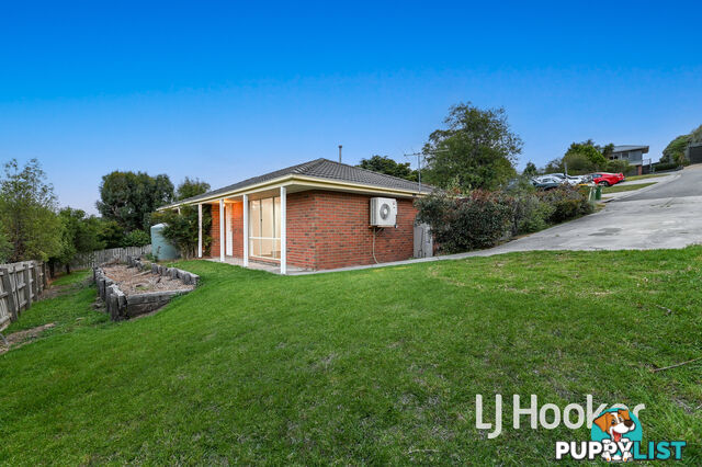 1 Earle Close PAKENHAM VIC 3810